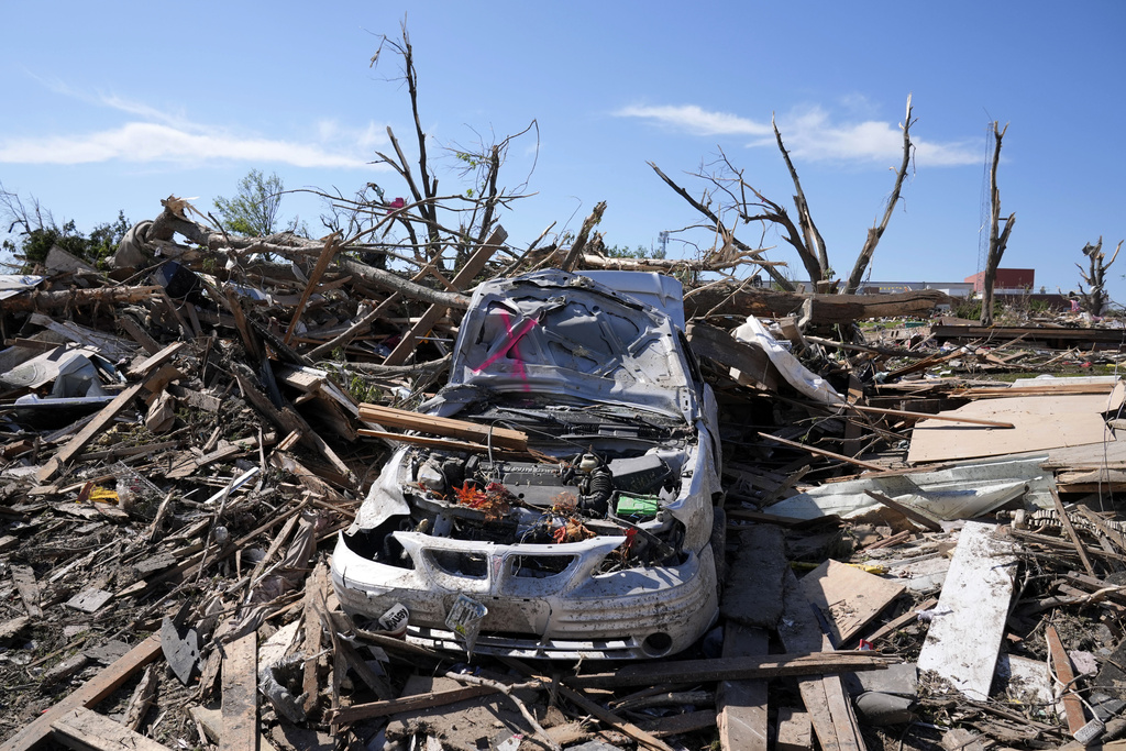 How to stay safe when a tornado hits